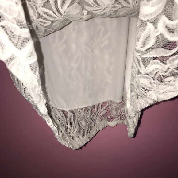 White lace tank top - Picture 3 of 3